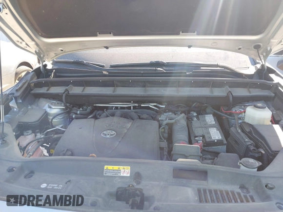 2021 Toyota Highlander L with VIN 5TDZZRAH9MS533683, listed as a IAAI auction lot 41788553 with 31,564 mi miles and . Bid and sale history available at DreamBid. Image 10.