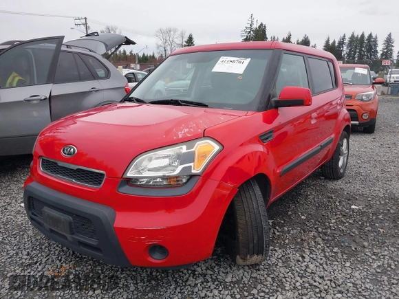 2010 Kia Soul + with VIN KNDJT2A27A7190198, listed as a IAAI auction lot 41756701 with 171,947 mi miles. Bid and sale history available at carsss.com. Image 6.