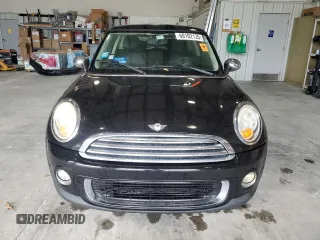 2012 MINI Hardtop with VIN WMWSU3C58CT369968, listed as a Copart auction lot 60102135 with 138,062 mi miles and Salvage title. Bid and sale history available at DreamBid. Image 5.