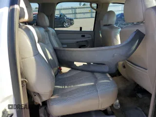 2001 Chevrolet Suburban LS with VIN 3GNFK16T31G177271, listed as a Copart auction lot 89349205 with 404,627 mi miles and Salvage Title. Bid and sale history available at carsss.com. Image 11.