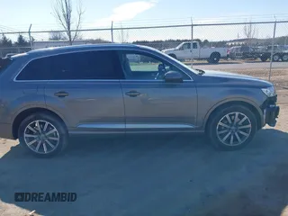 2018 Audi Q7 Premium Plus with VIN WA1LAAF70JD027840, listed as a IAAI auction lot 41695181 with 71,693 mi miles. Bid and sale history available at carsss.com. Image 13.
