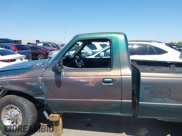 1999 Ford Ranger XL z VIN 1FTYR10V0XPA61389, wystawiony jako IAAI lot #42282825 z przebiegiem 235 720 mil mil oraz . Historia ofert i sprzedaży dostępna na DreamBid. Obrazek 14.