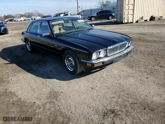 1988 Jaguar XJ Vanden Plas with VIN SAJKV1647JC529893, listed as a Copart auction lot 43013835 with NaN miles and Salvage Title. Bid and sale history available at carsss.com. Image 11.