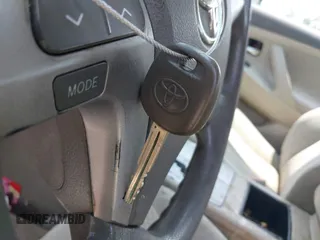 2007 Toyota Camry CE z VIN 4T1BE46K17U186575, wystawiony jako IAAI lot #42492280 z przebiegiem 184 813 mil mil oraz . Historia ofert i sprzedaży dostępna na DreamBid. Obrazek 11.