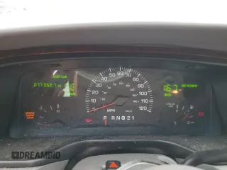 2000 Lincoln Town Car Signature z VIN 1LNHM82W9YY913288, wystawiony jako Copart lot #58776435 z przebiegiem 77 552 mil mil oraz Czysty tytuł • Clean title. Historia ofert i sprzedaży dostępna na DreamBid. Obrazek 9.