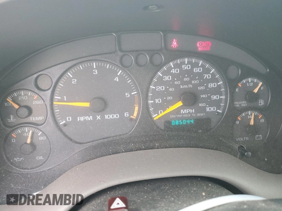 1998 GMC Jimmy SL with VIN 1GKCS13W8W2572514, listed as a Copart auction lot 83016224 with 85,044 mi miles and Salvage Title. Bid and sale history available at carsss.com. Image 9.
