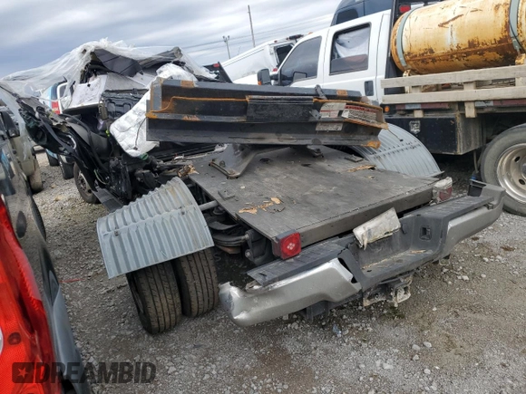 2022 Ford F-350 XL with VIN 1FT8W3DT1NEG22706, listed as a Copart auction lot 44032965 with 352,453 mi miles and Non Repairable. Bid and sale history available at DreamBid. Image 2.