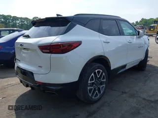 2024 Chevrolet Blazer RS z VIN 3GNKBKRSXRS143036, wystawiony jako IAAI lot #42117715 z przebiegiem 16 093 mil mil oraz . Historia ofert i sprzedaży dostępna na DreamBid. Obrazek 4.