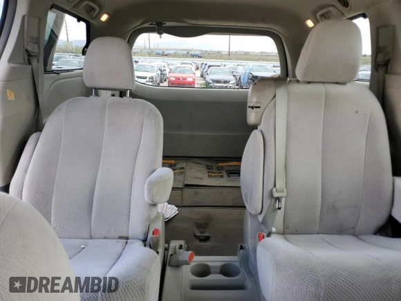 2012 Toyota Sienna LE AAS с VIN 5TDKK3DC6CS276676, выставлен на аукционе Copart как лот 56898135 с пробегом 167 432 миль миль и Списание • Salvage title. История ставок и продаж доступна на DreamBid. Изображение 10.