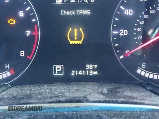 2015 Kia K900 Luxury with VIN KNALW4D47F6023343, listed as a IAAI auction lot 41326579 with 214,113 mi miles. Bid and sale history available at carsss.com. Image 15.