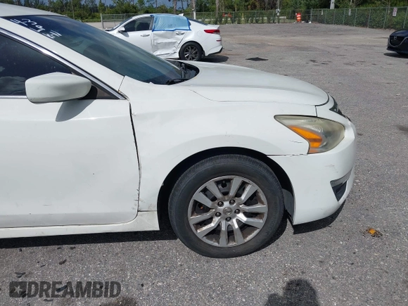 2015 Nissan Altima 2.5 S with VIN 1N4AL3AP5FC297935, listed as a IAAI auction lot 41963576 with 225,230 mi miles. Bid and sale history available at carsss.com. Image 13.