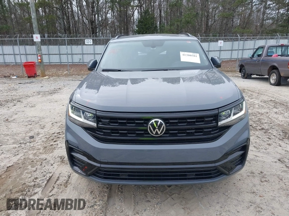 2021 Volkswagen Atlas SE with VIN 1V2PE2CAXMC231037, listed as a IAAI auction lot 41380581 with 40,889 mi miles and . Bid and sale history available at DreamBid. Image 12.
