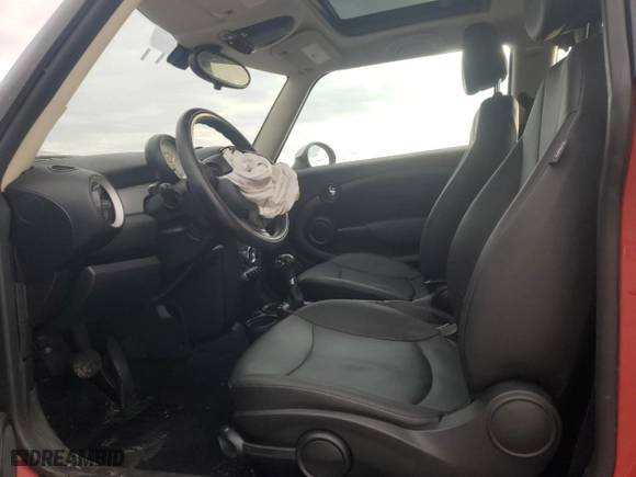 2013 MINI Cooper Hardtop with VIN WMWSU3C53DT548789, listed as a Copart auction lot 86275734 with 104,795 mi miles and Salvage Title. Bid and sale history available at carsss.com. Image 7.