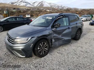 2022 Volkswagen Tiguan S with VIN 3VV0B7AX2NM038768, listed as a Copart auction lot 48081425 with 77,065 mi miles and Salvage Title. Bid and sale history available at carsss.com. Image 1.