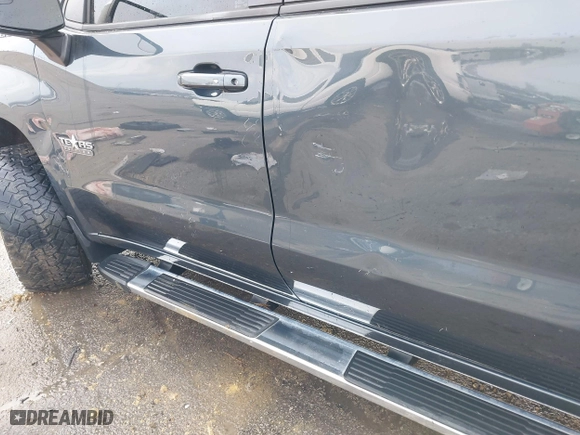 2019 Chevrolet Silverado 1500 LT with VIN 1GCPWCED3KZ146322, listed as a IAAI auction lot 41434070 with 135,233 mi miles. Bid and sale history available at carsss.com. Image 6.