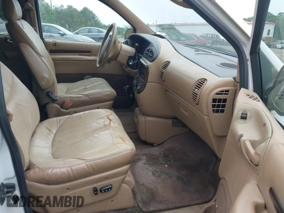 1998 Chrysler Town & Country LXi with VIN 1C4GP64L9WB664179, listed as a IAAI auction lot 42041600 with Not Provided miles. Bid and sale history available at carsss.com. Image 5.
