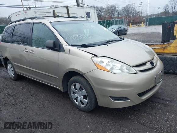 2009 Toyota Sienna CE with VIN 5TDZK23CX9S250245, listed as a IAAI auction lot 41819813 with 999,999 mi miles. Bid and sale history available at carsss.com. Image 1.