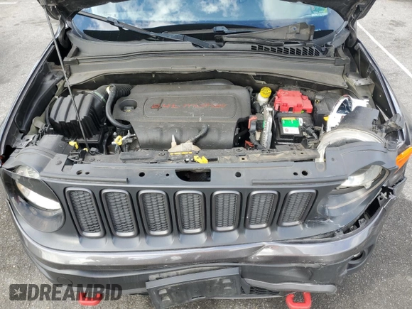 2018 Jeep Renegade Trailhawk with VIN ZACCJBCB1JPH76670, listed as a Copart auction lot 42245925 with 92,779 mi miles and Salvage Title. Bid and sale history available at carsss.com. Image 12.
