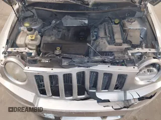 2007 Jeep Compass Sport with VIN 1J8FF47W57D598222, listed as a IAAI auction lot 41379480 with 181,919 mi miles. Bid and sale history available at carsss.com. Image 10.