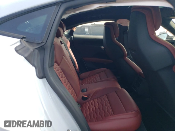 2024 Audi RS e-tron GT z VIN WAUBHBFW7R7901666, wystawiony jako Copart lot #49103775 z przebiegiem 7651 mil mil oraz Szkody całkowita. Historia ofert i sprzedaży dostępna na DreamBid. Obrazek 10.