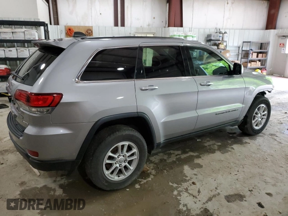 2020 Jeep Grand Cherokee Laredo E z VIN 1C4RJFAG2LC341518, wystawiony jako Copart lot #58236965 z przebiegiem 130 404 mil mil oraz Szkoda całkowita • Salvage title. Historia ofert i sprzedaży dostępna na DreamBid. Obrazek 3.