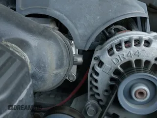 2008 Chevrolet Suburban LTZ z VIN 3GNFK16338G160531, wystawiony jako IAAI lot #42575633 z przebiegiem 215 472 mil mil oraz . Historia ofert i sprzedaży dostępna na DreamBid. Obrazek 12.