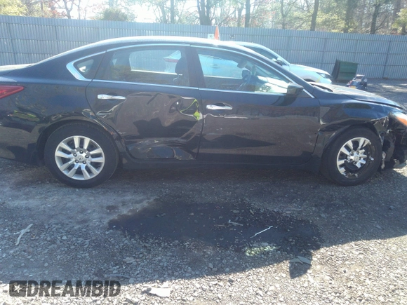 2018 Nissan Altima 2.5 SR with VIN 1N4AL3AP5JC471611, listed as a IAAI auction lot 41704535 with 60,027 mi miles. Bid and sale history available at carsss.com. Image 13.