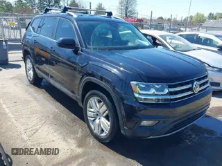 2019 Volkswagen Atlas SE z VIN 1V2WR2CA7KC525508, wystawiony jako IAAI lot #41876463 z przebiegiem 80 467 mil mil oraz . Historia ofert i sprzedaży dostępna na DreamBid. Obrazek 1.