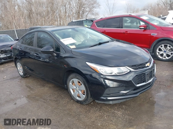 2017 Chevrolet Cruze LS z VIN 1G1BC5SM4H7270096, wystawiony jako IAAI lot #41237531 z przebiegiem 103 318 mil mil oraz . Historia ofert i sprzedaży dostępna na DreamBid. Obrazek 1.