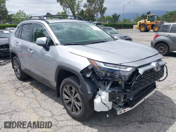 2025 Toyota RAV4 Hybrid XLE Premium z VIN JTMB6RFV5SD157761, wystawiony jako IAAI lot #42261188 z przebiegiem 3 586 mil mil oraz . Historia ofert i sprzedaży dostępna na DreamBid. Obrazek 1.
