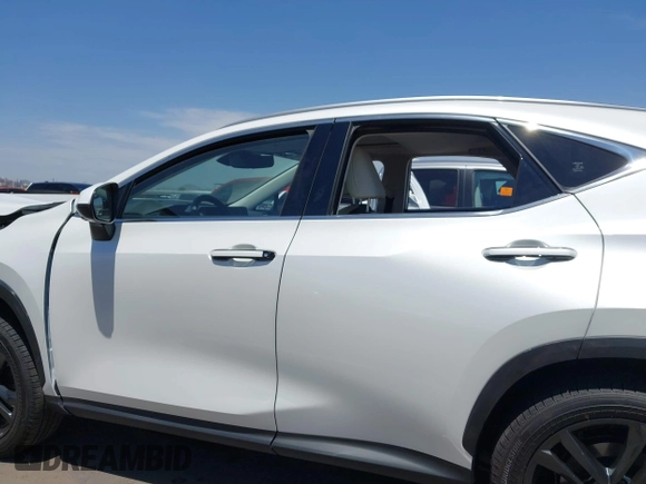 2025 Lexus NX 450h+ Luxury z VIN JTJHKCFZ0S2057811, wystawiony jako IAAI lot #42369138 z przebiegiem 1 962 mil mil oraz . Historia ofert i sprzedaży dostępna na DreamBid. Obrazek 15.