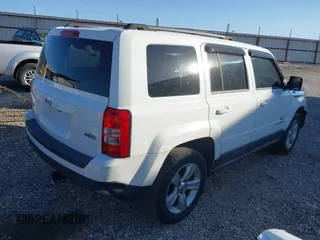2011 Jeep Patriot Latitude with VIN 1J4NF1GB1BD258633, listed as a IAAI auction lot 41955663 with 186,929 mi miles and . Bid and sale history available at DreamBid. Image 4.