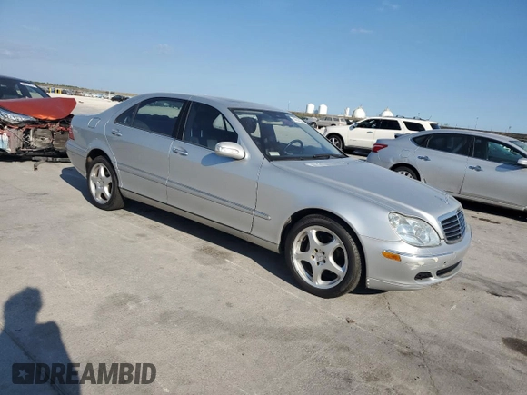 2005 Mercedes-Benz S-Class 5.0L with VIN WDBNG75J05A445852, listed as a Copart auction lot 74355324 with 0 mi miles and Clean Title. Bid and sale history available at carsss.com. Image 4.