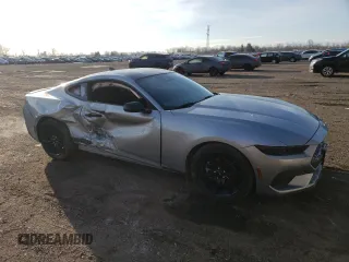 2024 Ford Mustang EcoBoost z VIN 1FA6P8TH9R5108998, wystawiony jako Copart lot #51508735 z przebiegiem 28 966 mil mil oraz Nie do naprawy • Non repairable. Historia ofert i sprzedaży dostępna na DreamBid. Obrazek 4.