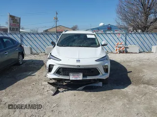 2024 Buick Encore GX Sport Touring z VIN KL4AMESL6RB189875, wystawiony jako IAAI lot #41780976 z przebiegiem 22 969 mil mil oraz . Historia ofert i sprzedaży dostępna na DreamBid. Obrazek 12.