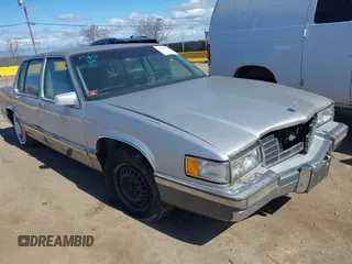1993 Cadillac DeVille z VIN 1G6CD53BXP4222420, wystawiony jako IAAI lot #41741724 z przebiegiem 113 408 mil mil oraz . Historia ofert i sprzedaży dostępna na DreamBid. Obrazek 1.