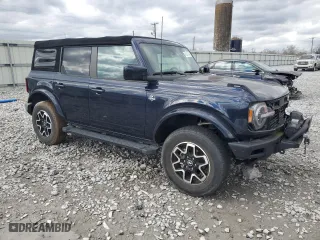 2021 Ford Bronco with VIN 1FMDE5DH8MLA62147, listed as a Copart auction lot 48059345 with 19,562 mi miles and Salvage Title. Bid and sale history available at carsss.com. Image 4.