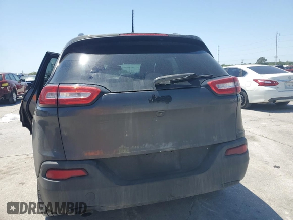 2018 Jeep Cherokee Latitude with VIN 1C4PJLCB4JD538320, listed as a Copart auction lot 52450105 with 82,674 mi miles and Salvage Title. Bid and sale history available at carsss.com. Image 6.