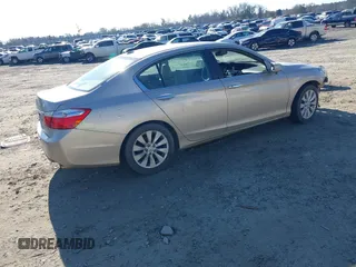 2013 Honda Accord Sdn EX-L with VIN 1HGCR2F82DA137163, listed as a IAAI auction lot 41636283 with 216,743 mi miles. Bid and sale history available at carsss.com. Image 4.