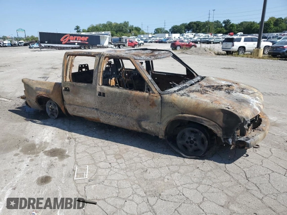 2002 GMC Sonoma SLS with VIN 1GTDT13W92K140585, listed as a Copart auction lot 68812404 with Not Provided miles and Non Repairable. Bid and sale history available at carsss.com. Image 4.