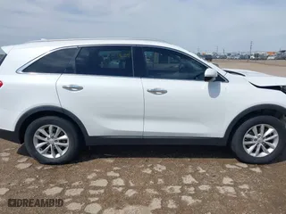 2016 Kia Sorento LX with VIN 5XYPG4A51GG023545, listed as a IAAI auction lot 41923123 with 168,438 mi miles. Bid and sale history available at carsss.com. Image 13.