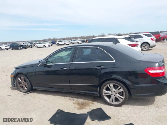 2013 Mercedes-Benz E-Class E 350 Luxury with VIN WDDHF5KBXDA662302, listed as a IAAI auction lot 41797633 with 153,644 mi miles. Bid and sale history available at carsss.com. Image 14.