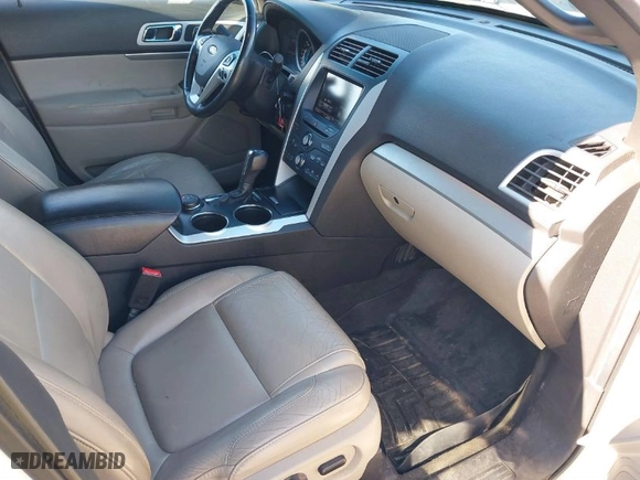 2013 Ford Explorer XLT with VIN 1FM5K8D86DGA27808, listed as a IAAI auction lot 40752304 with 202,025 mi miles. Bid and sale history available at carsss.com. Image 5.