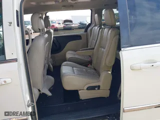 2013 Chrysler Town & Country Touring with VIN 2C4RC1BG2DR620651, listed as a IAAI auction lot 41895163 with 183,385 mi miles. Bid and sale history available at carsss.com. Image 8.
