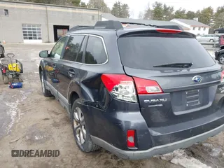 2010 Subaru Outback Premium All-Weather Anniversary z VIN 4S4BRBCC6A3375192, wystawiony jako IAAI lot #41614638 z przebiegiem 197 404 mil mil oraz . Historia ofert i sprzedaży dostępna na DreamBid. Obrazek 6.