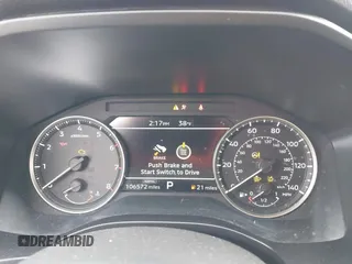 2024 Mitsubishi Outlander ES z VIN JA4J3UA86RZ007013, wystawiony jako IAAI lot #41643993 z przebiegiem 106 572 mil mil oraz . Historia ofert i sprzedaży dostępna na DreamBid. Obrazek 7.