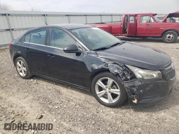 2014 Chevrolet Cruze 2LT z VIN 1G1PE5SB5E7329005, wystawiony jako Copart lot #50637745 z przebiegiem 213 912 mil mil oraz Nie do naprawy • Non repairable. Historia ofert i sprzedaży dostępna na DreamBid. Obrazek 4.