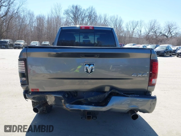 2013 Ram 1500 Sport z VIN 1C6RR7HT2DS530587, wystawiony jako IAAI lot #41742569 z przebiegiem 152 193 mil mil oraz . Historia ofert i sprzedaży dostępna na DreamBid. Obrazek 17.