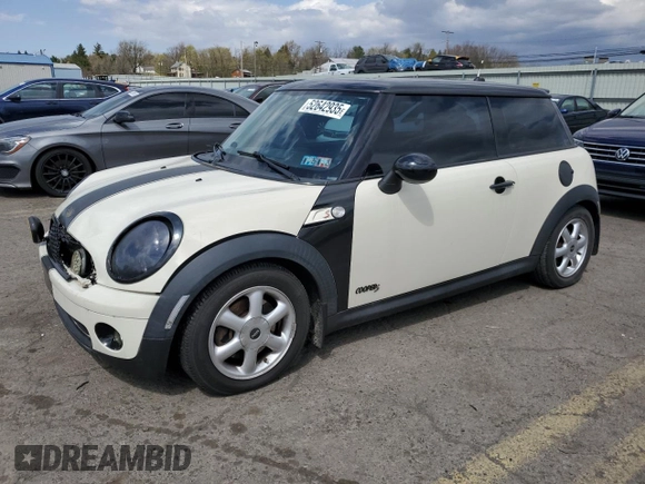 2008 MINI Hardtop with VIN WMWMF33528TT64260, listed as a Copart auction lot 52642935 with 82,502 mi miles and Salvage Title. Bid and sale history available at DreamBid. Image 1.