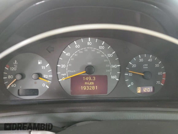 2000 Mercedes-Benz CLK 320/430 z VIN WDBLK70G3YT033094, wystawiony jako Copart lot #49511445 z przebiegiem 193 281 mil mil oraz Szkoda całkowita • Salvage title. Historia ofert i sprzedaży dostępna na DreamBid. Obrazek 9.